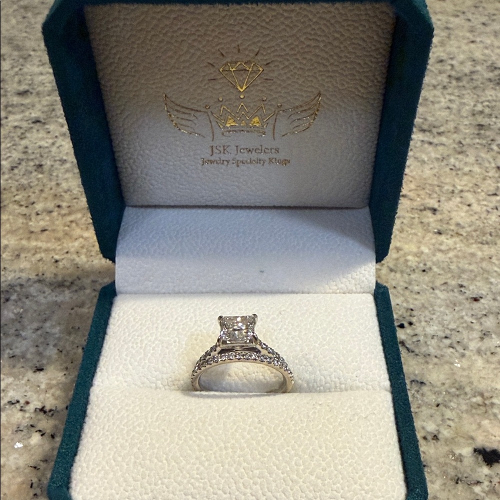 2 set 14k white gold 2 Carats VS princess cut Diamonds, Ring 
Certified by IGI